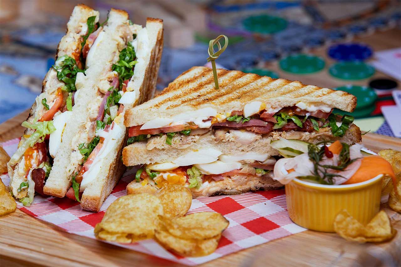 club sandwich and chips food